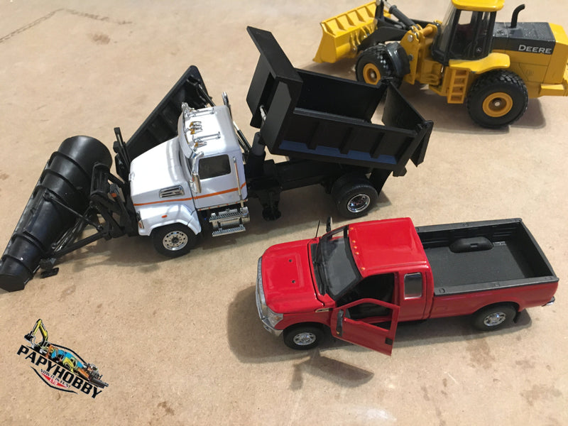 Load image into Gallery viewer, WESTERN STAR - 1/50 - WESTERN STAR 4700 (WHITE) 6 WHEELS