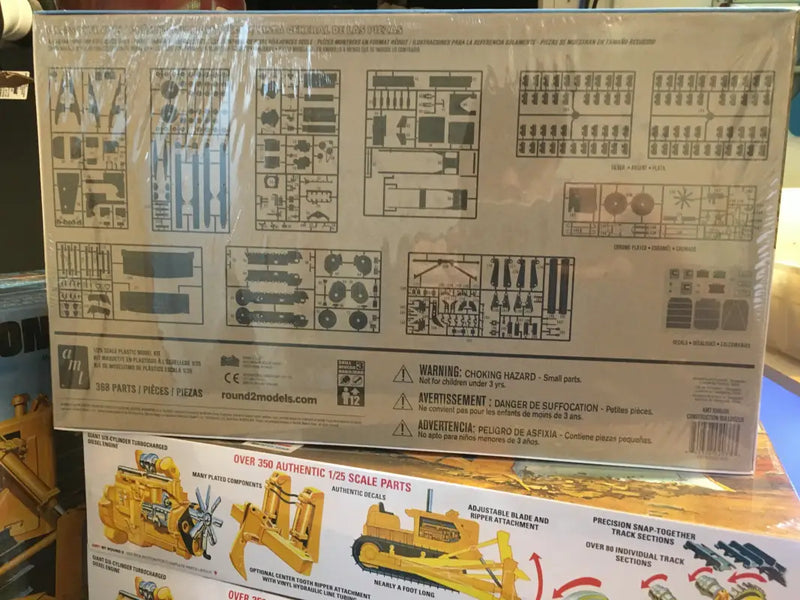 Chargez l'image dans la visionneuse de la galerie, CAT - AMT 1086 CONSTRUCTION BULLDOZER MODEL KIT - SCALE
