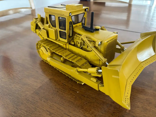 AMT - D8K W/ ENCLOSED CAB AC1 - CUSTOMER BUILD - SCALE