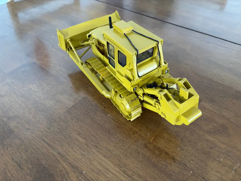 Chargez l'image dans la visionneuse de la galerie, CAT - D8K W/ ENCLOSED CAB AC1 - CUSTOMER BUILD - SCALE