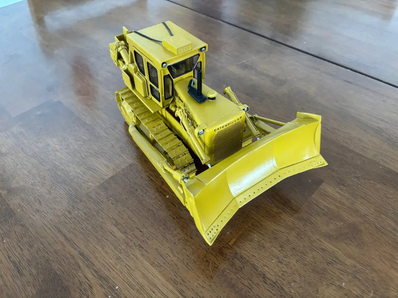 Load image into Gallery viewer, AMT - D8K W/ ENCLOSED CAB AC1 - CUSTOMER BUILD - SCALE
