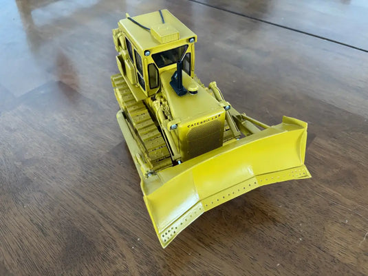 AMT - D8K W/ ENCLOSED CAB AC1 - CUSTOMER BUILD - SCALE