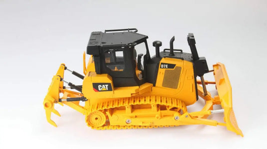 CAT - 1/24 - D7E TRACK-TYPE TRACTOR - REMOTE CONTROL | SCALE