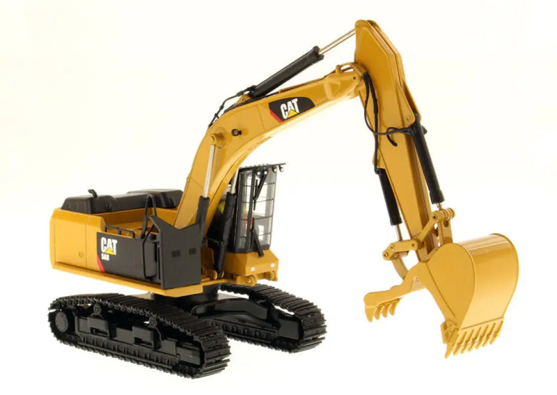 Load image into Gallery viewer, CAT - 1/50 - 568GF ROAD BUILDER - DIECAST | SCALE