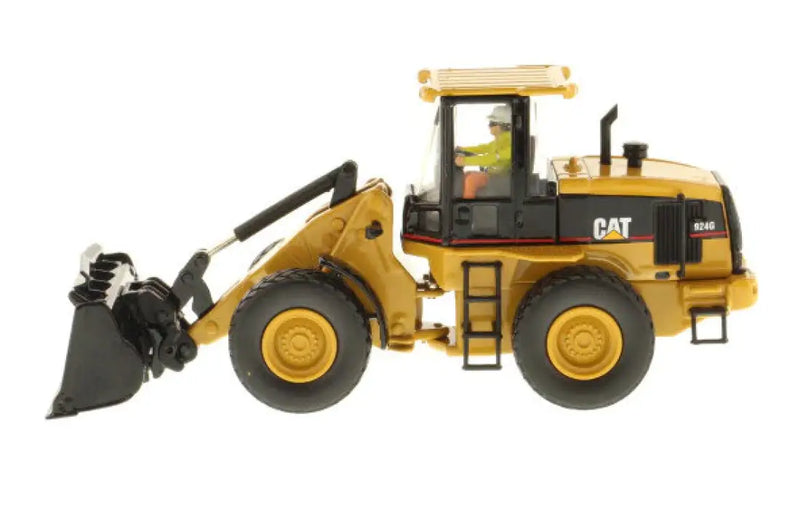 Load image into Gallery viewer, CAT - 1/50 - 924G VERSALINK WHEEL LOADER - DIECAST | SCALE