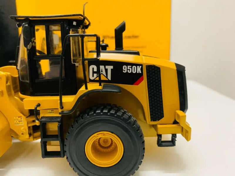 Chargez l'image dans la visionneuse de la galerie, CAT - 1/50 - 950K WHEEL LOADER - DIECAST | SCALE | WHEEL