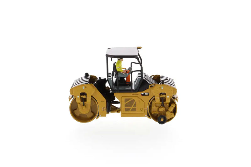 Chargez l'image dans la visionneuse de la galerie, CAT - 1/50 - CB-13 TANDEM VIBRATORY ROLLER WITH ROPS
