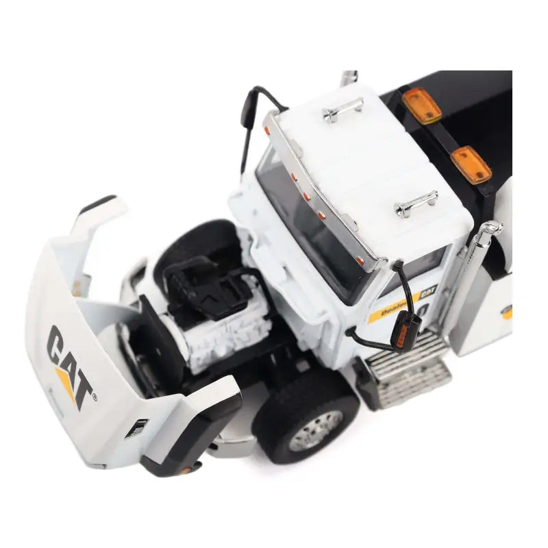 Chargez l'image dans la visionneuse de la galerie, CAT - 1/50 - CT660 AUTO-CRANE TITAN 85 BODY WITH MILLER