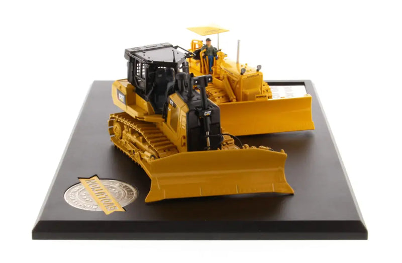 Load image into Gallery viewer, CAT - 1/50 - D7C & D7E TRACK-TYPE TRACTOR EVOLUTION SERIES