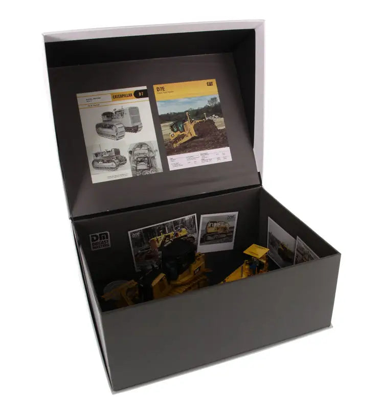 Load image into Gallery viewer, CAT - 1/50 - D7C & D7E TRACK-TYPE TRACTOR EVOLUTION SERIES