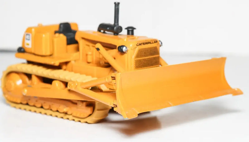 Load image into Gallery viewer, CAT - 1/50 - D8K BULLDOZER - DIECAST | SCALE | TRACK-TYPE