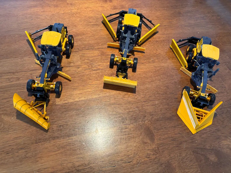 Chargez l'image dans la visionneuse de la galerie, DEERE JOHN - 1/50 - 872GP SNOW PLOW EQUIPPED - DIECAST