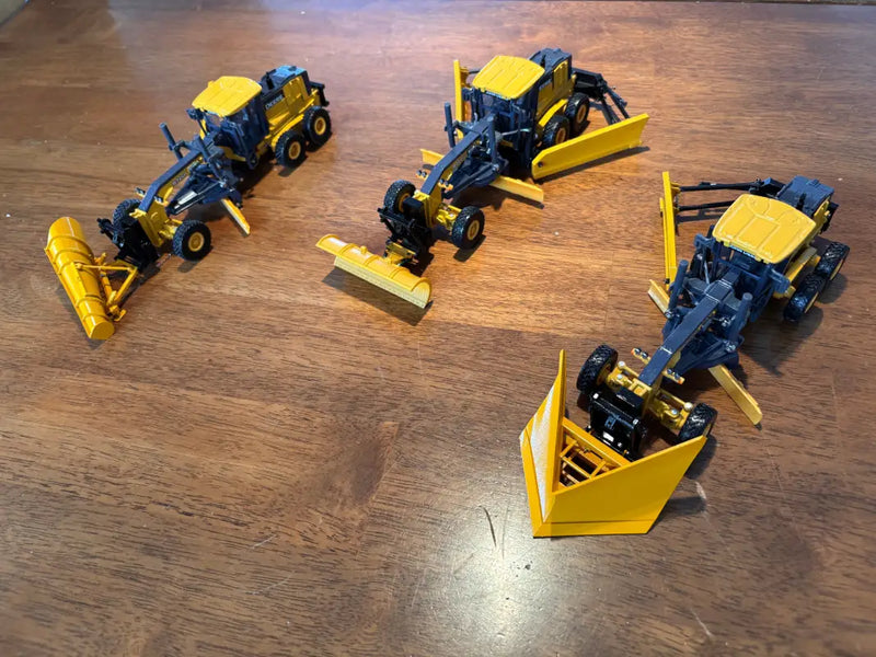 Chargez l'image dans la visionneuse de la galerie, DEERE JOHN - 1/50 - 872GP SNOW PLOW EQUIPPED - DIECAST