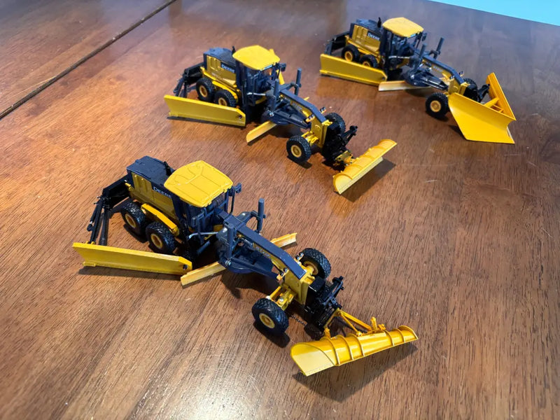 Load image into Gallery viewer, DEERE JOHN - 1/50 - DEERE JOHN 872GP SNOW PLOW EQUIPPED