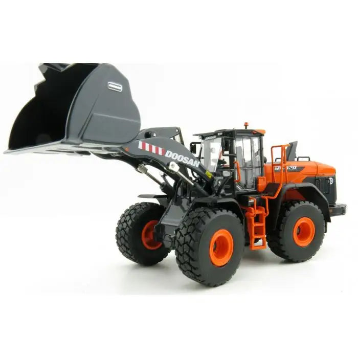 Chargez l'image dans la visionneuse de la galerie, DOOSAN - 1/50 - DL 420-7 LOADER ON TIRES - DIECAST | SCALE