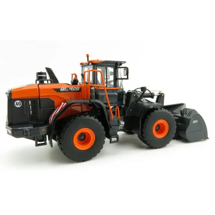 Chargez l'image dans la visionneuse de la galerie, DOOSAN - 1/50 - DL 420-7 LOADER ON TIRES - DIECAST | SCALE