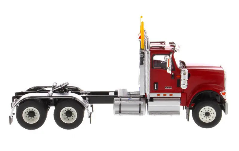 Chargez l'image dans la visionneuse de la galerie, INTERNATIONAL - 1/50 - HX 520 TANDEM TRACTOR - RED