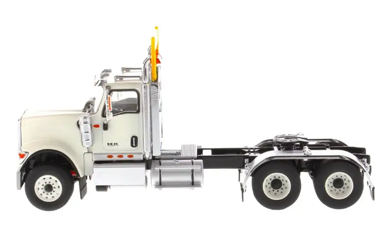Load image into Gallery viewer, INTERNATIONAL - 1/50 - HX 520 TANDEM TRACTOR - WHITE