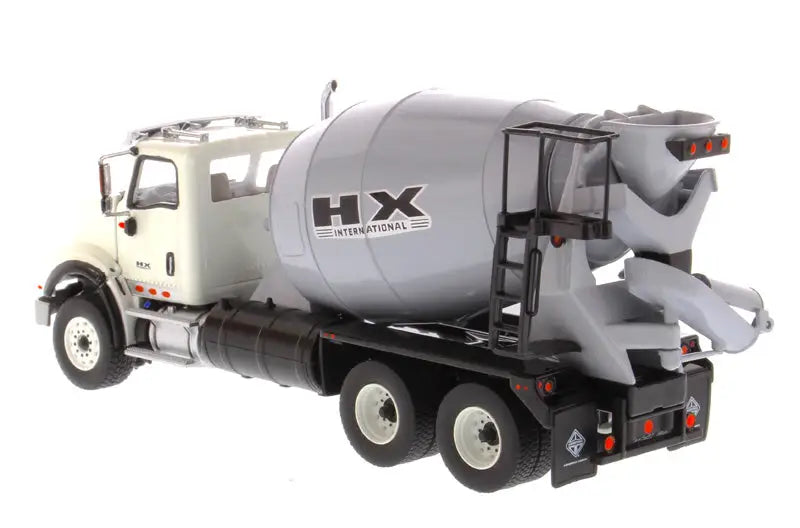 Chargez l'image dans la visionneuse de la galerie, INTERNATIONAL - 1/50 - HX 615 CONCRETE MIXER - WHITE