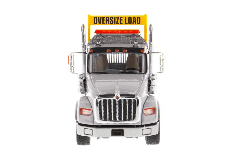Load image into Gallery viewer, INTERNATIONAL - 1/50 - HX 620 TRIDEM TRACTOR -LIGHT GREY