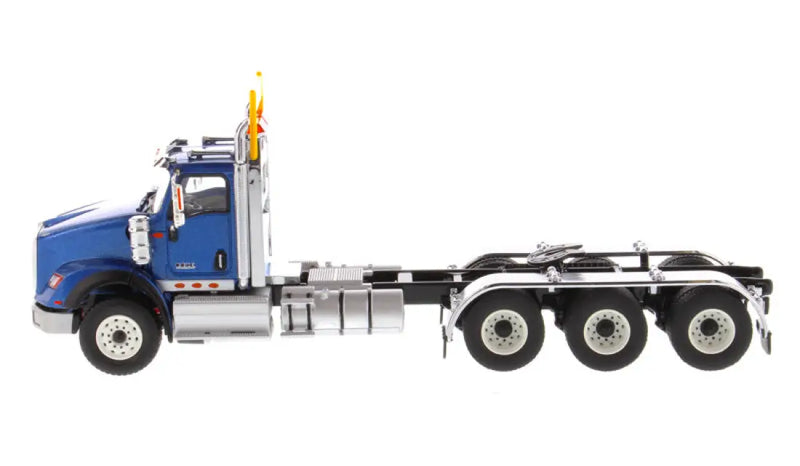 Chargez l'image dans la visionneuse de la galerie, INTERNATIONAL - 1/50 - HX 620 TRIDEM TRACTOR -METALLIC BLUE