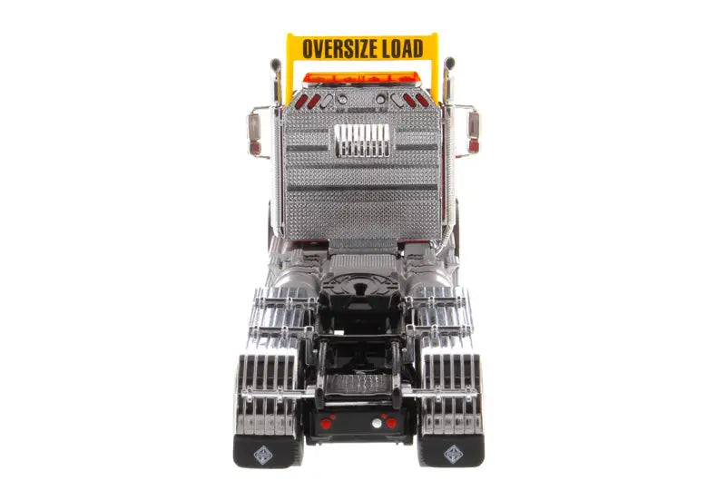Chargez l'image dans la visionneuse de la galerie, INTERNATIONAL - 1/50 - HX 620 TRIDEM TRACTOR -RED - DIECAST