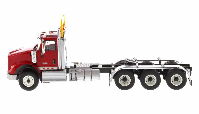 Chargez l'image dans la visionneuse de la galerie, INTERNATIONAL - 1/50 - HX 620 TRIDEM TRACTOR -RED - DIECAST