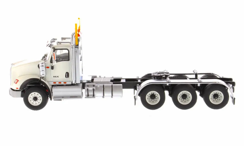 Load image into Gallery viewer, INTERNATIONAL - 1/50 - HX 620 TRIDEM TRACTOR -WHITE