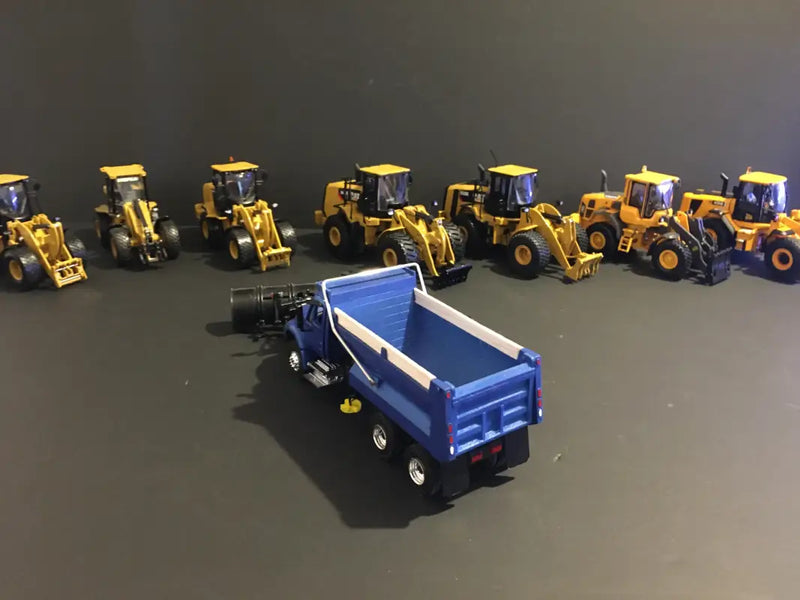 Chargez l'image dans la visionneuse de la galerie, INTERNATIONAL - 1/50 - DURASTAR (BLUE) 10 WHEELERS SNOW