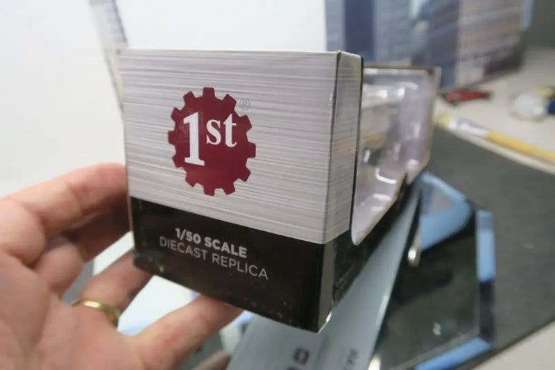 Load image into Gallery viewer, INTERNATIONAL - 1/50 - INTERNATIONAL DURASTAR FUEL TANKER