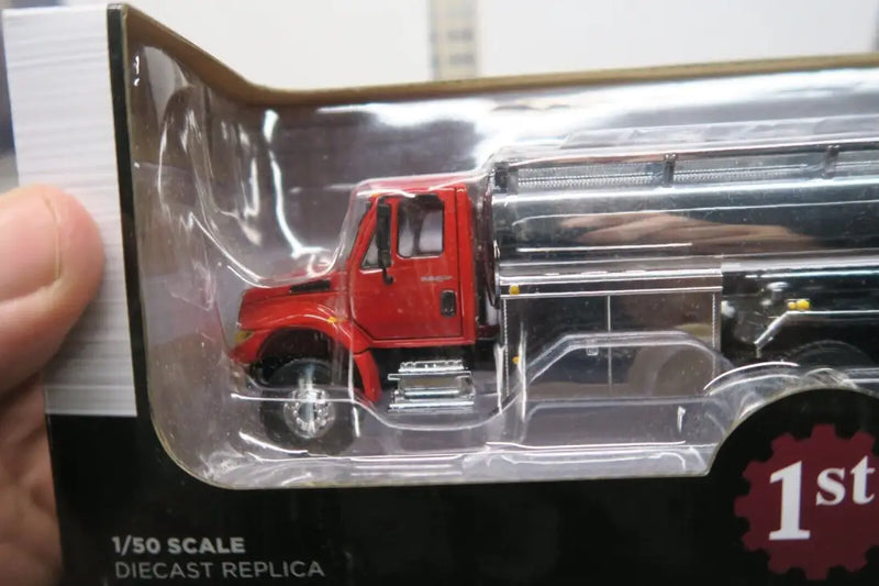 Chargez l'image dans la visionneuse de la galerie, INTERNATIONAL - 1/50 - DURASTAR FUEL TANKER RED CHROME
