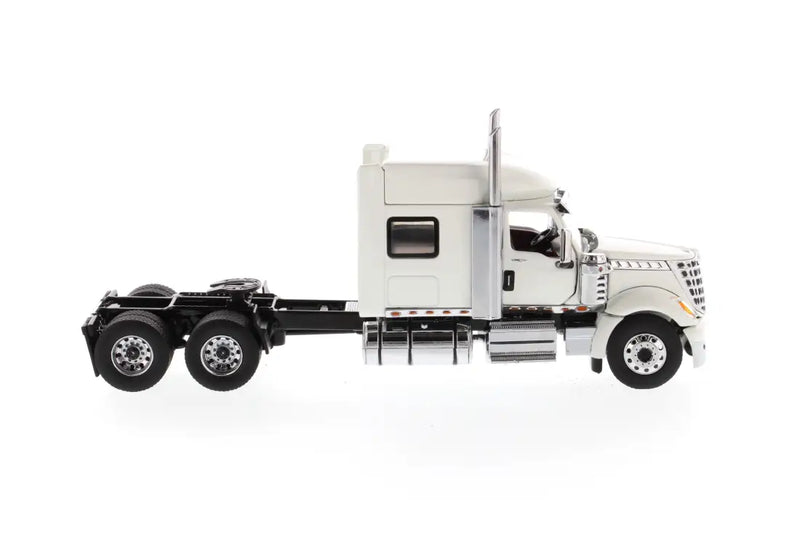 Load image into Gallery viewer, INTERNATIONAL - 1/50 - LONESTAR SLEEPER - WHITE - DIECAST
