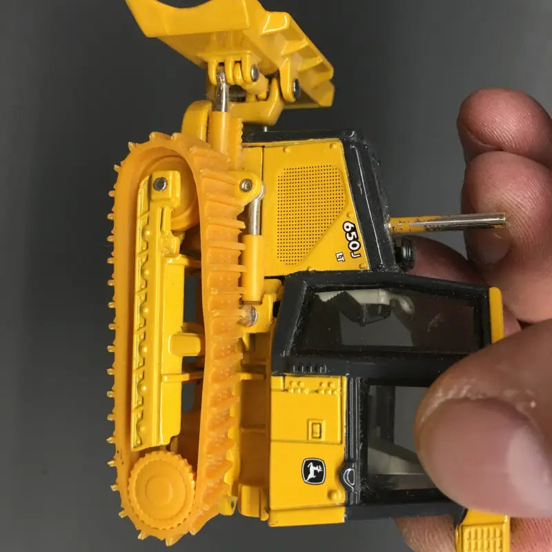 Load image into Gallery viewer, DEERE JOHN - 1/50 - 650J LT DOZER CRAWLER TRACTOR BULLDOZER