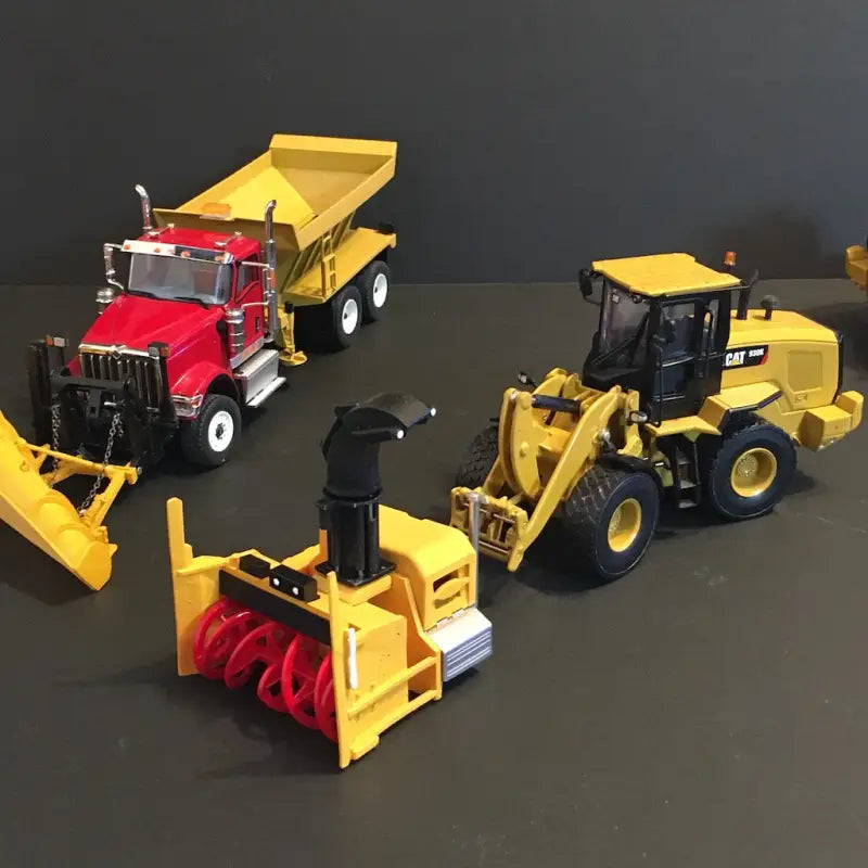 Load image into Gallery viewer, LARUE - 1/50 - CAT 930K W/ LARUE D55 SNOW BLOWER SET