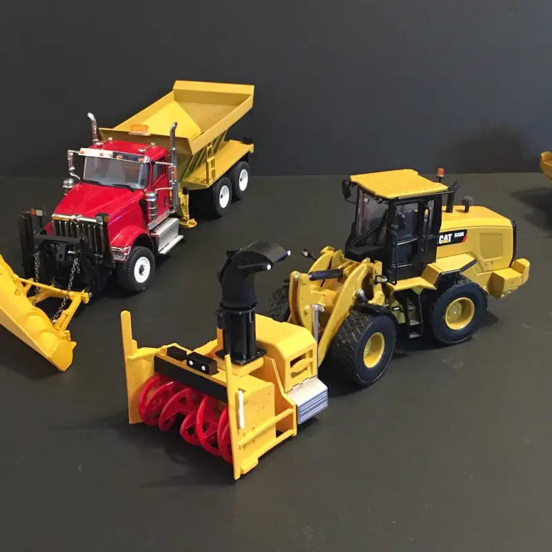 Load image into Gallery viewer, LARUE - 1/50 - CAT 930K W/ LARUE D55 SNOW BLOWER SET