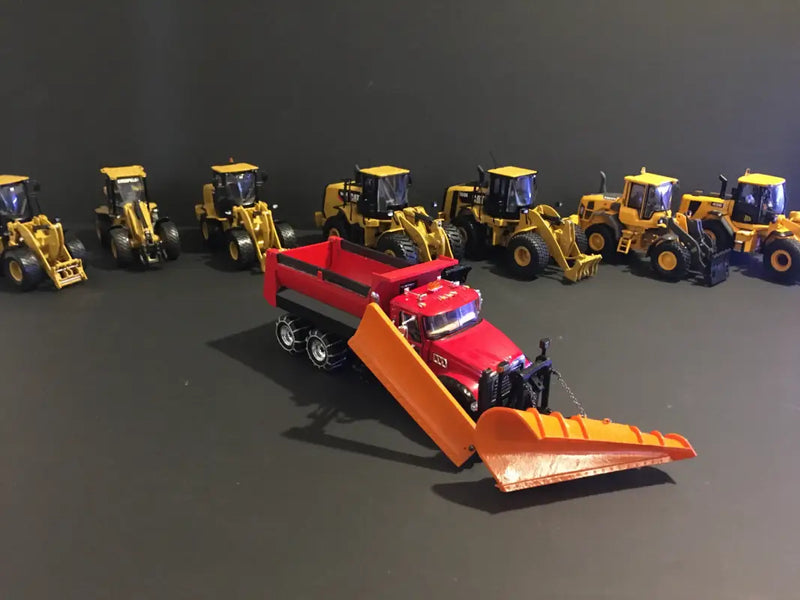 Chargez l'image dans la visionneuse de la galerie, MACK - 1/50 - GRANITE (RED) 10 WHEELERS SNOW & REAR CHAINS