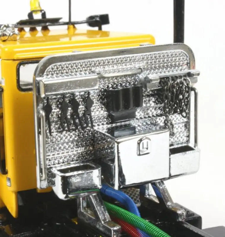 Load image into Gallery viewer, OSHKOSH - 1/50 - P-SERIES SNOW PLOW TRUCK 6X4 - YELLOW