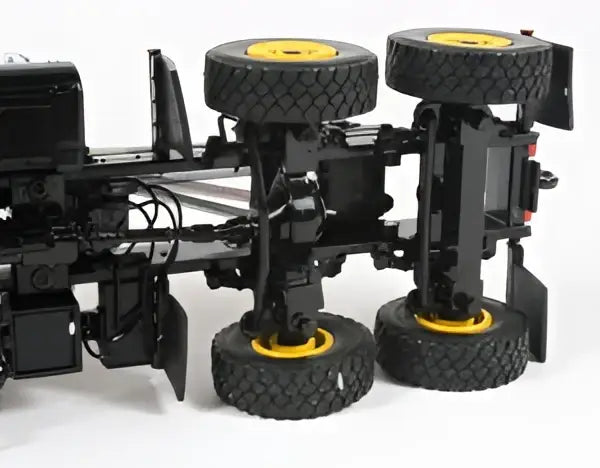 Chargez l'image dans la visionneuse de la galerie, OSHKOSH - 1/50 - P-SERIES SNOW PLOW TRUCK 6X4 - YELLOW