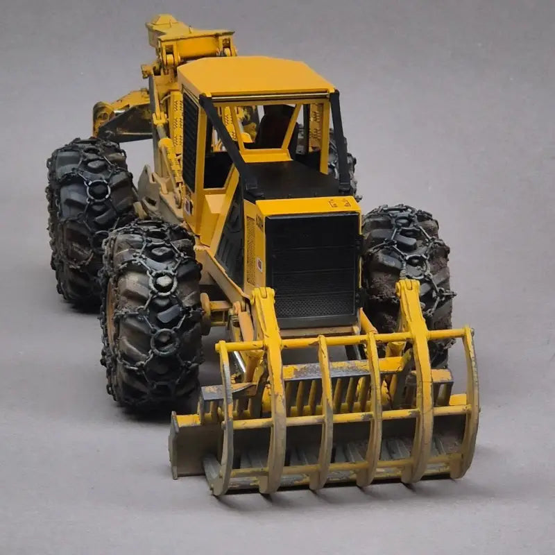 Chargez l'image dans la visionneuse de la galerie, PAPYHOBBY - 1/24 - 630H GRAPPLE SKIDDER - SCALE MODEL