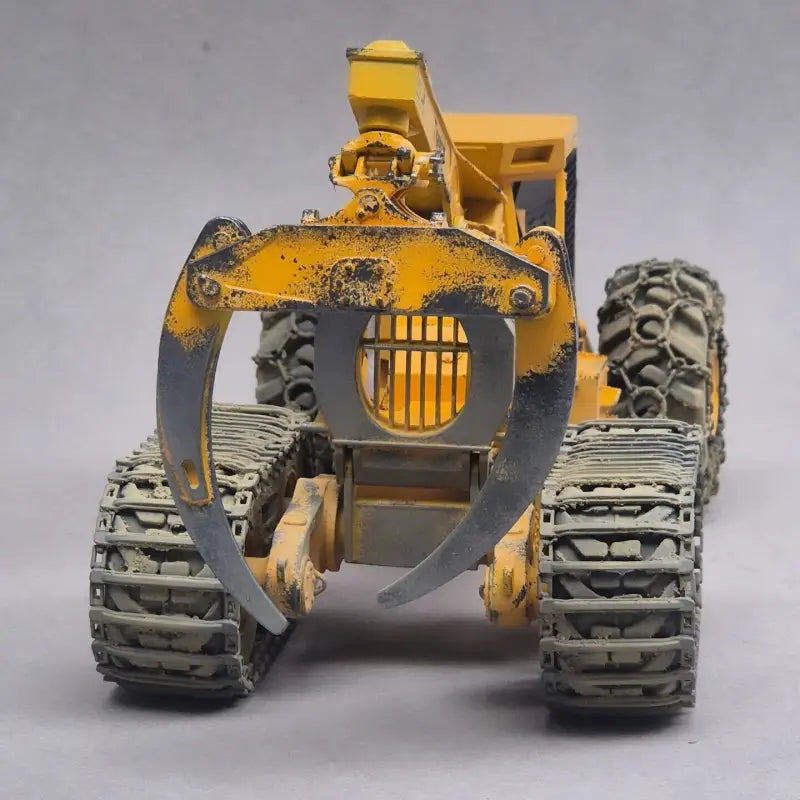 Chargez l'image dans la visionneuse de la galerie, PAPYHOBBY - 1/24 - 635E GRAPPLE SKIDDER - SCALE MODEL