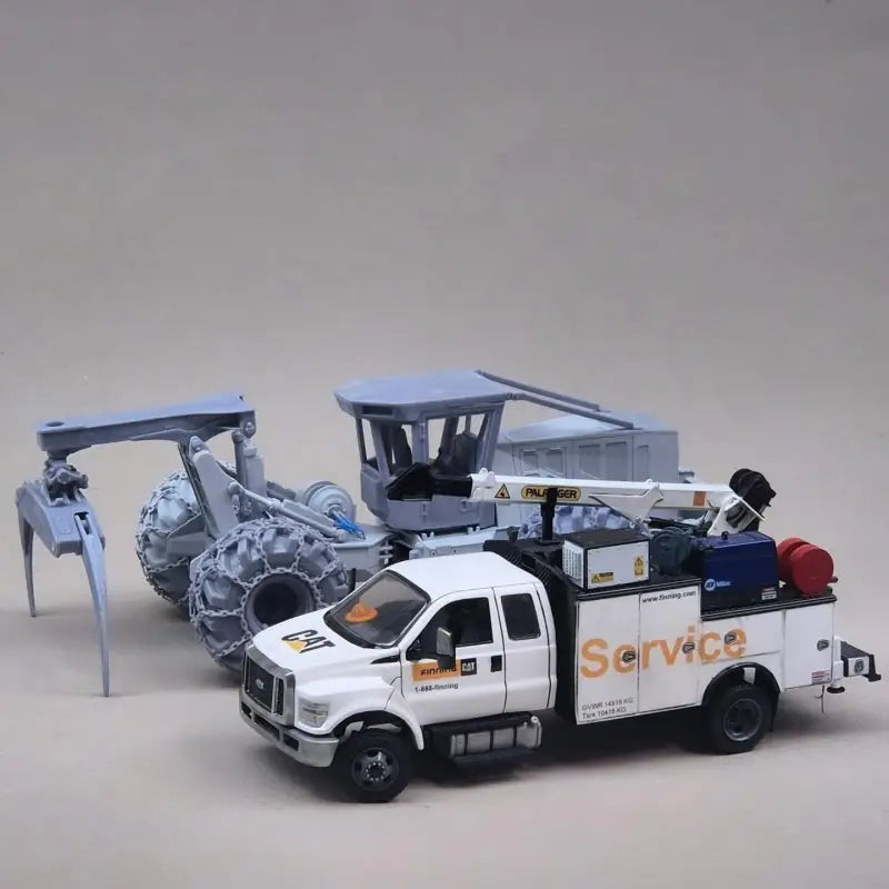 Chargez l'image dans la visionneuse de la galerie, PAPYHOBBY - 1/24 - 635E GRAPPLE SKIDDER - SCALE MODEL