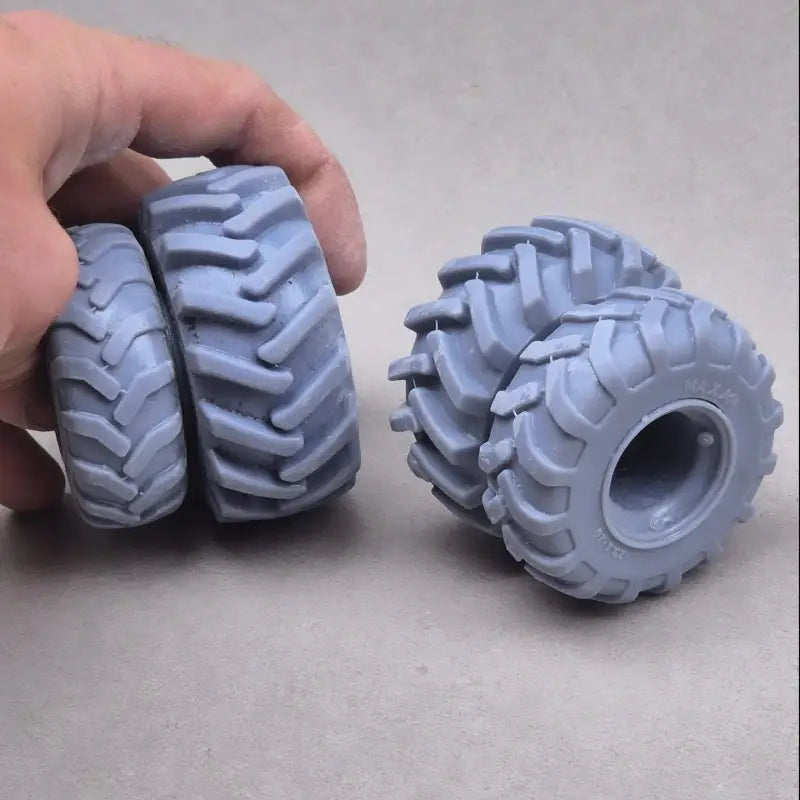 Chargez l'image dans la visionneuse de la galerie, PAPYHOBBY - 1/24 - 640 CLAMBUNK SKIDDER - SCALE MODEL