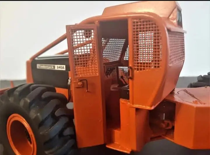Chargez l'image dans la visionneuse de la galerie, PAPYHOBBY - 1/25 - 240A LOG SKIDDER - SCALE MODEL