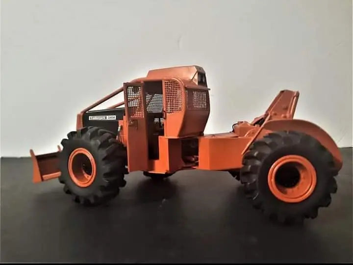 Chargez l'image dans la visionneuse de la galerie, PAPYHOBBY - 1/25 - 240A LOG SKIDDER - SCALE MODEL