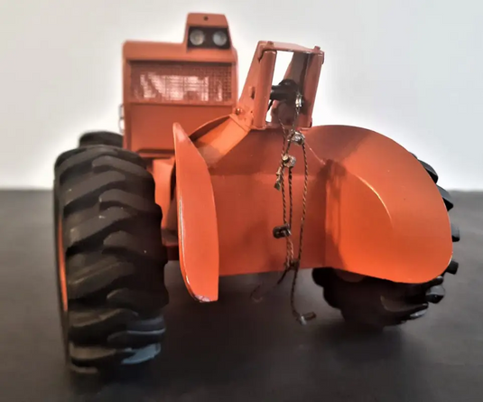 PAPYHOBBY - 1/25 - 240A LOG SKIDDER - SCALE MODEL