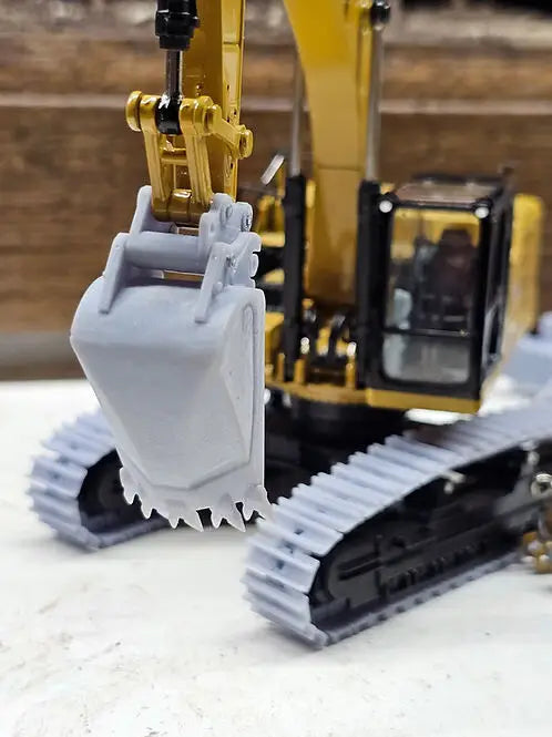 Load image into Gallery viewer, PAPYHOBBY - 1/50 - 30 TON EXCAVATOR FROST BUCKET - DIECAST