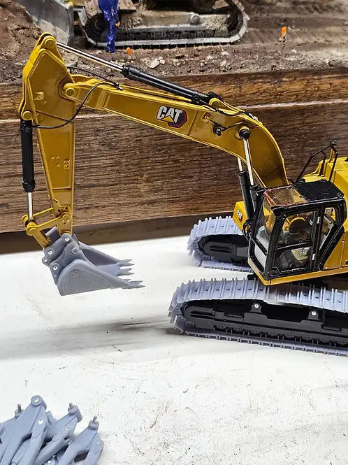 Load image into Gallery viewer, PAPYHOBBY - 1/50 - 30 TON EXCAVATOR FROST BUCKET - DIECAST
