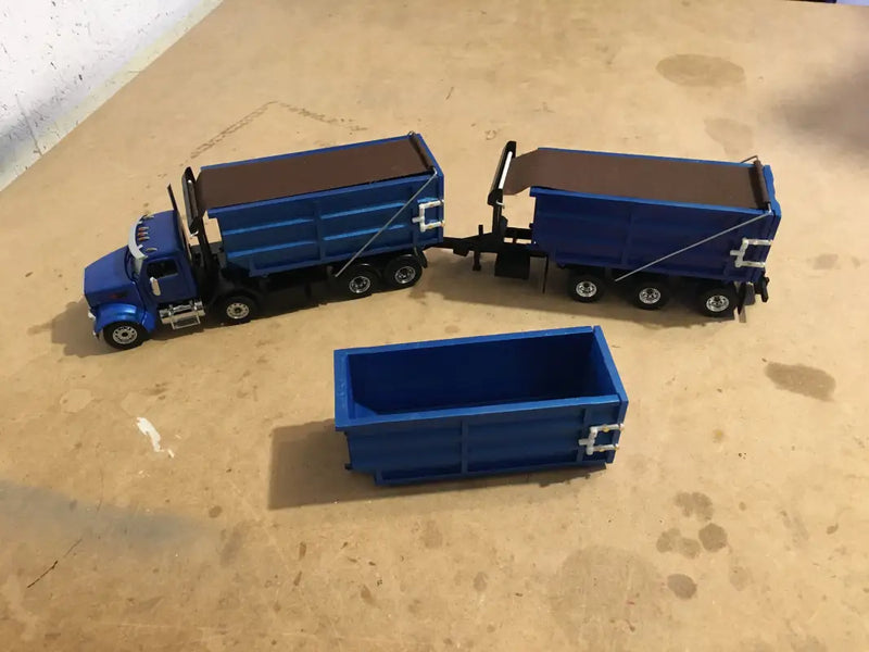 Chargez l'image dans la visionneuse de la galerie, PAPYHOBBY - 1/50 - 33 FEET ROLL-OFF TRAILER W/ CONTAINER