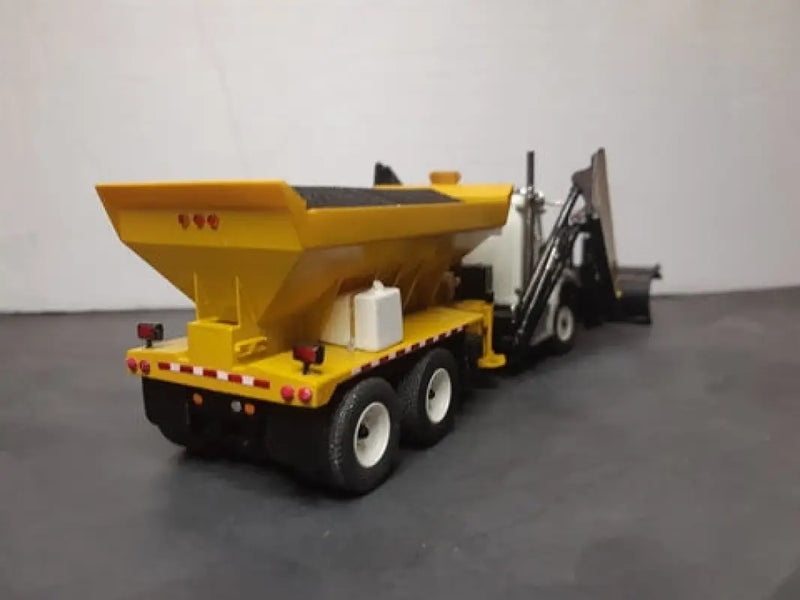 Load image into Gallery viewer, PAPYHOBBY - 1/50 - BRINE TANK (PRE-WET SYSTEM) - DIECAST