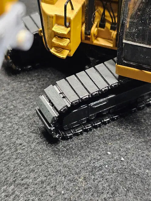 Chargez l'image dans la visionneuse de la galerie, PAPYHOBBY - 1/50 - CAT 335 SIMULATED RUBBER TRACKS